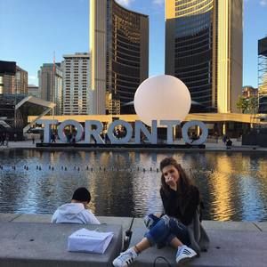 Meet your Posher, Elta